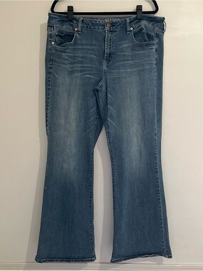 American Eagle Jeans Women’s Plus Size 18 Regular Mid Wash Blue Women's Bootcut